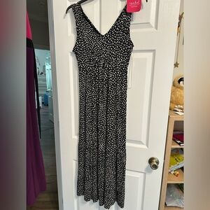 NEW Isabel Maternity by Ingrid & Isabel size M black and white V neck line NWT